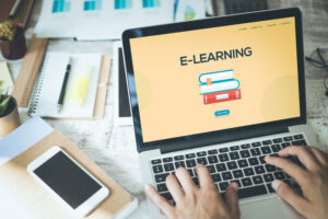 elearning on laptop